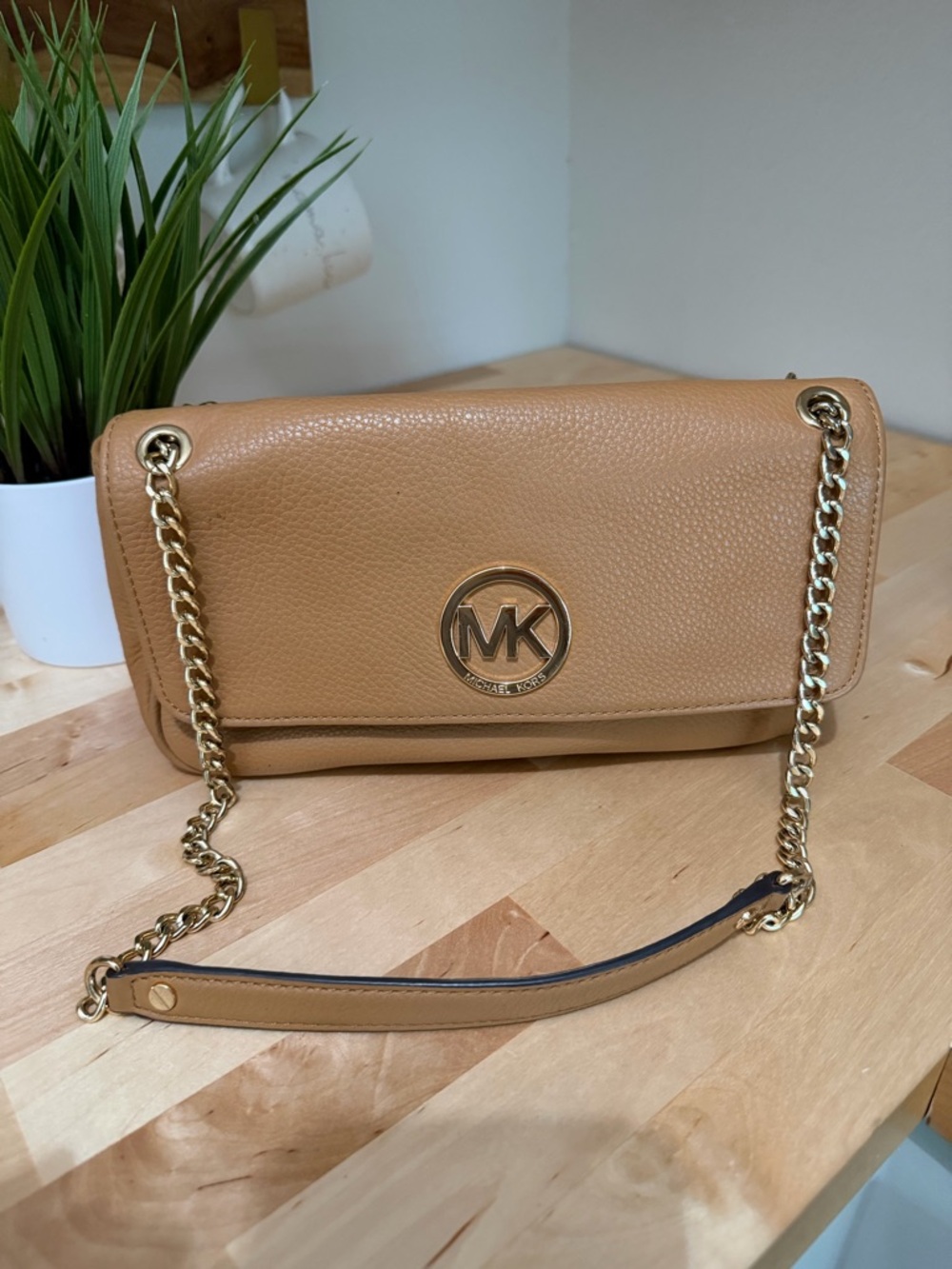 Michael Kors Tan Pebbled Leather Shoulder Bag with Gold Chain Strap